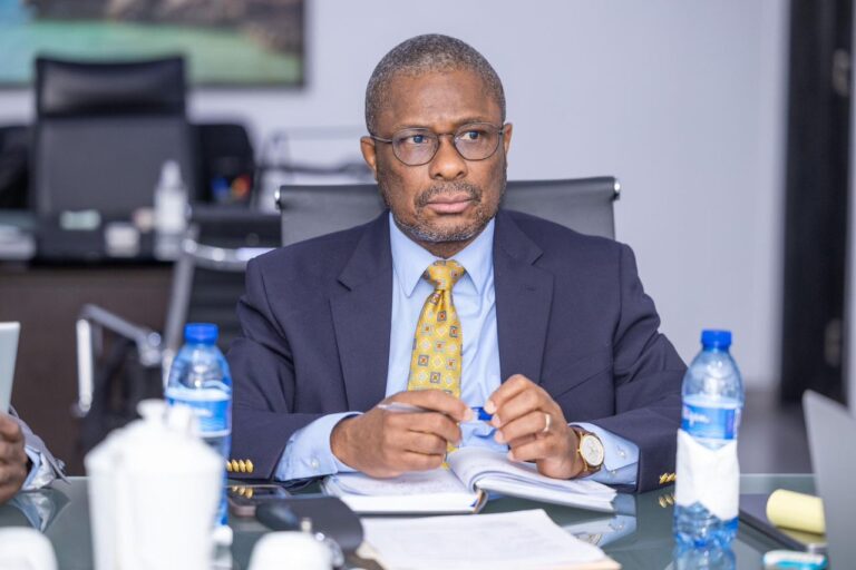 ministre Harvel photo officiel